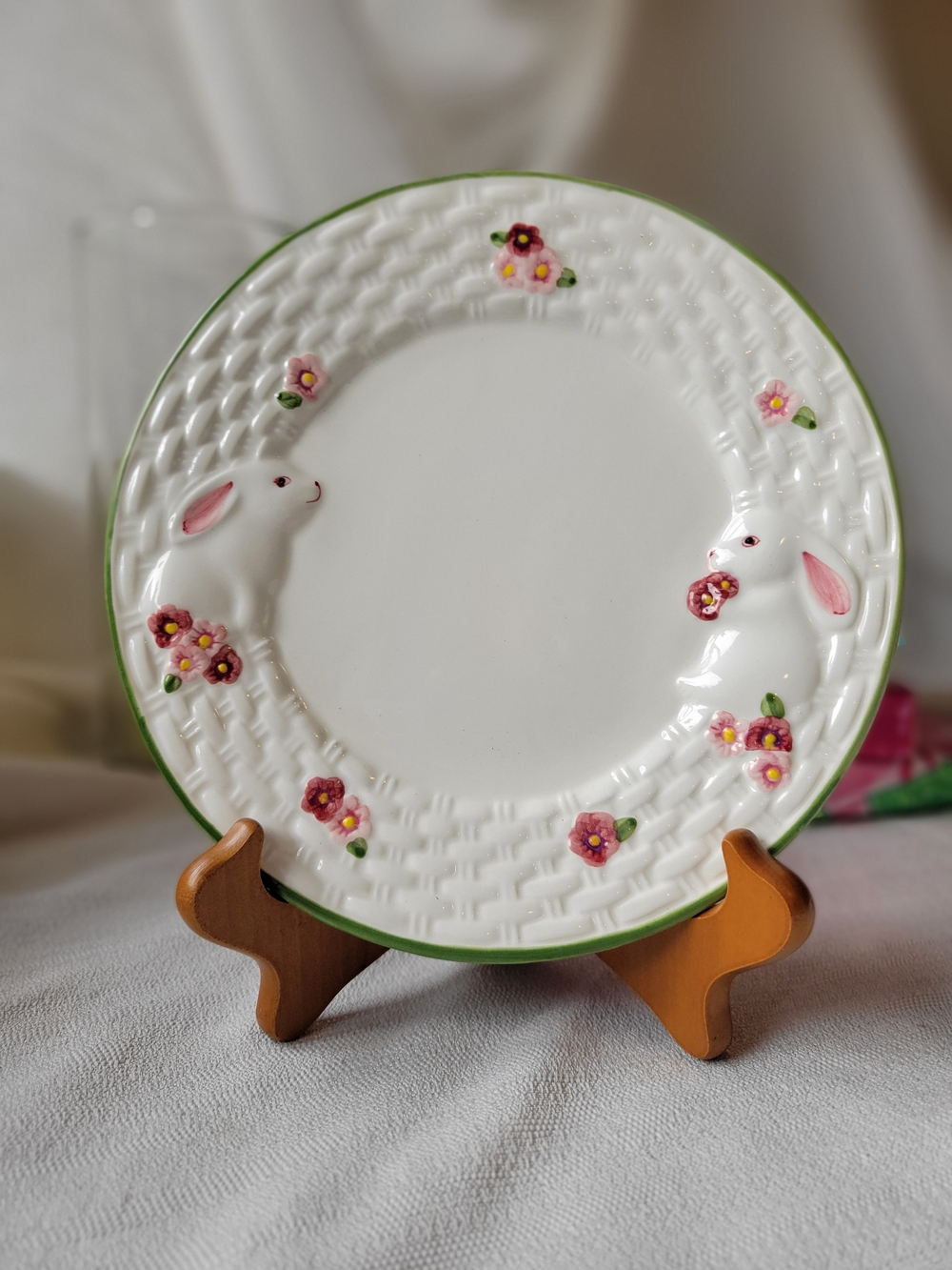 Avon Vintage Bunny Plate with Pink Flowers
